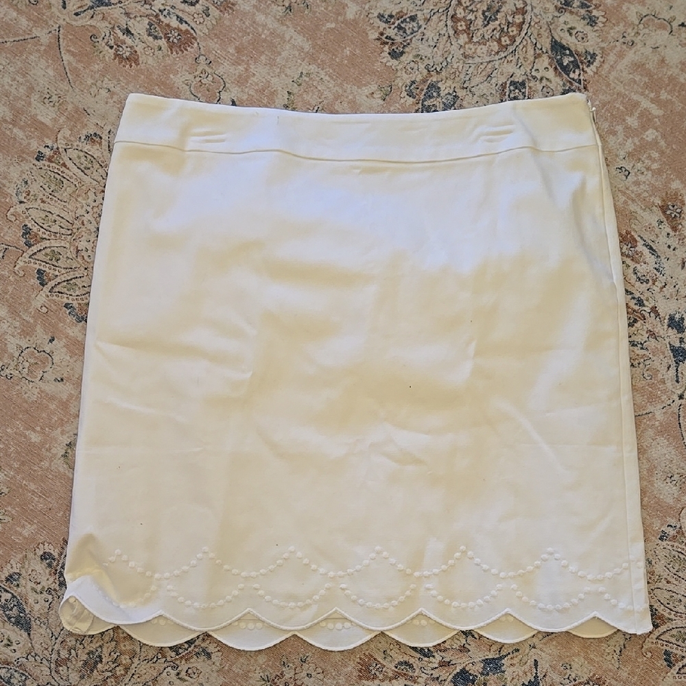 Talbots Elegant White Embroidered Scallop straight Skirt Stretch lined 12P NEW…